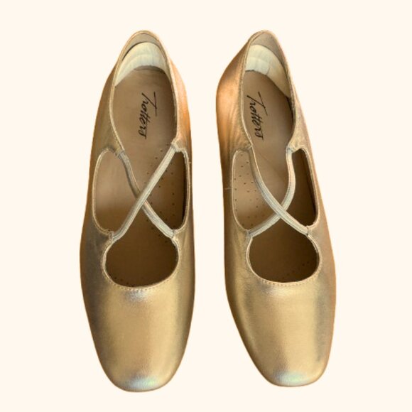 Trotters Women’s Pumps Demi Champagne Gold Block Heel Mary Jane Fancy, 9W, 9.5W - Picture 2 of 8